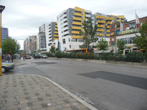 Tiranë, Rruga e Kavajës